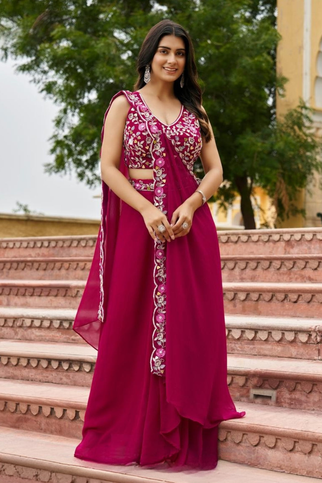 Bee Girl - Graceful Elegance in Saree