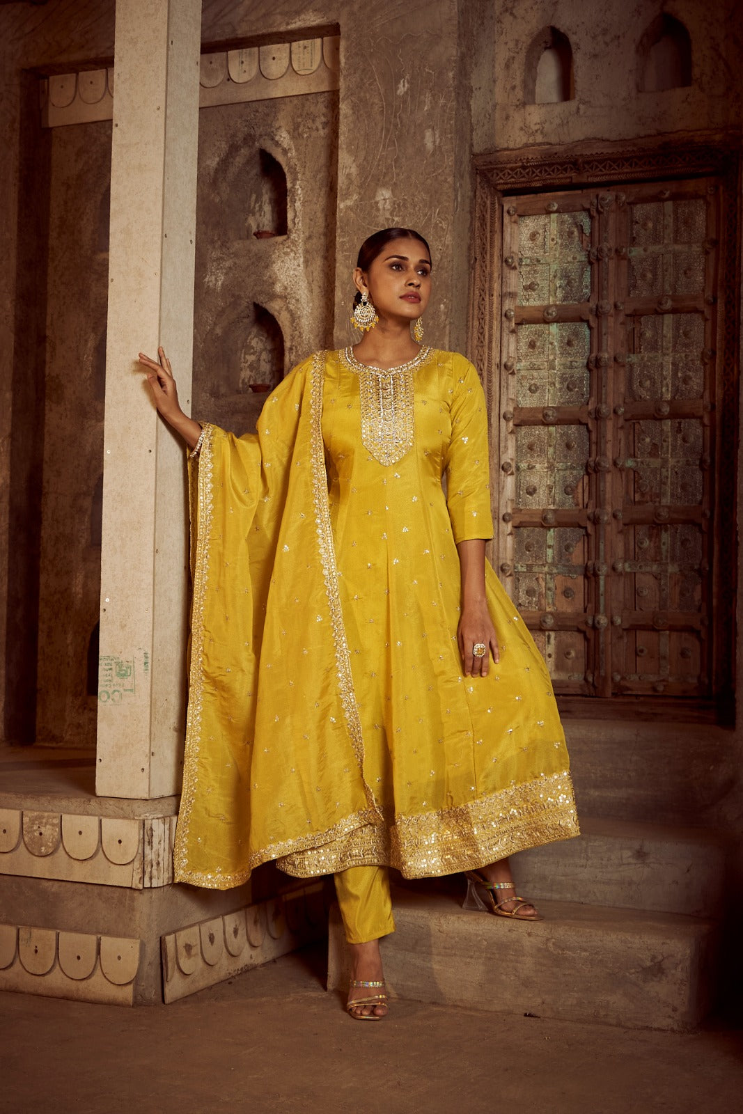Sunshine Royale – A Glimpse of Golden Grace